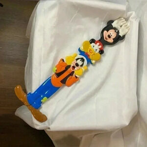 Walt Disney World - Mickey Mouse, Donald Goofy - Plastic Back Scratcher Souvenir